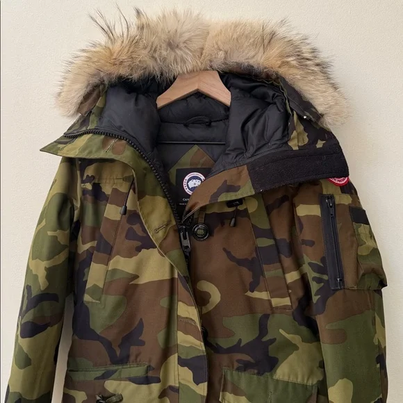 Canada Goose Camouflage Goose Down Jacket with Coyote Fur Trim Size small - Picture 2 of 9